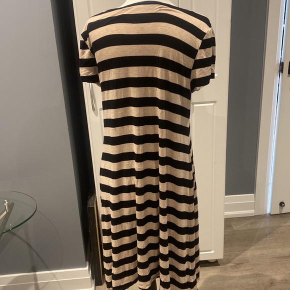 Kensie Cap Sleeve  Dress (Beige and black stripe) - Picture 3 of 4
